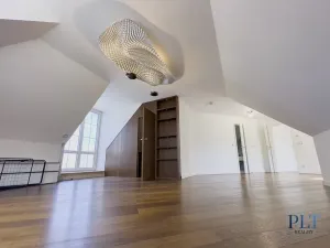 Pronájem vily, Babice, Starobabická, 728 m2