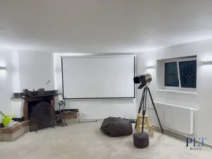 Pronájem vily, Babice, Starobabická, 728 m2