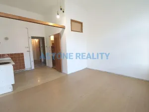 Prodej bytu 3+1, Praha - Karlín, Peckova, 96 m2