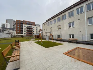 Pronájem bytu 1+kk, Praha - Holešovice, Na Maninách, 33 m2