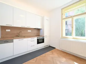 Pronájem bytu 1+kk, Praha - Smíchov, Na Březince, 30 m2