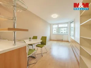 Pronájem bytu 2+kk, Praha, Voskovcova, 48 m2