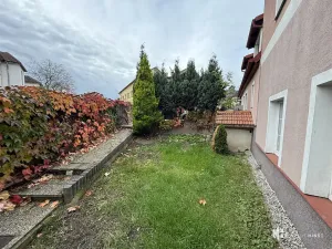 Pronájem bytu 1+kk, Praha - Dubeč, Starodubečská, 22 m2