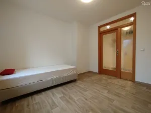 Pronájem bytu 3+1, Praha - Záběhlice, Vrútecká, 63 m2