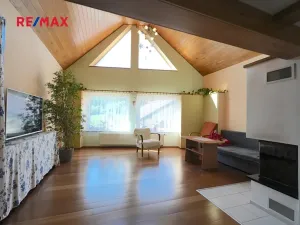 Prodej kanceláře, Lomnice, 298 m2