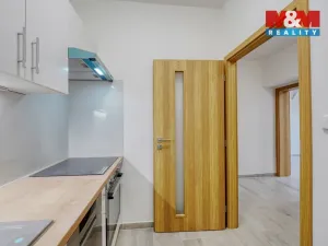 Pronájem bytu 2+kk, Plzeň - Jižní Předměstí, Husova, 44 m2