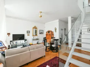 Prodej atypického bytu, Praha, Valentinská, 108 m2