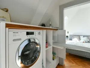 Prodej atypického bytu, Praha, Valentinská, 108 m2