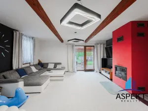 Prodej rodinného domu, Neumětely, V Chaloupkách, 220 m2