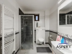 Prodej rodinného domu, Neumětely, V Chaloupkách, 220 m2