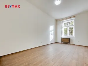 Pronájem bytu 2+kk, Praha - Vršovice, 28. pluku, 42 m2