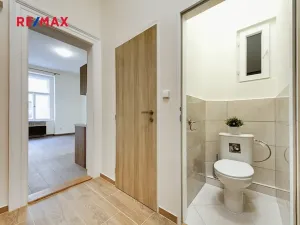 Pronájem bytu 2+kk, Praha - Vršovice, 28. pluku, 42 m2