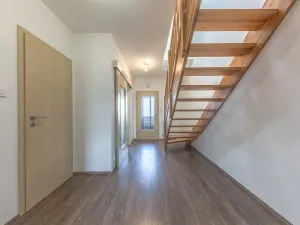 Prodej bytu 4+1, Jesenice, Hrnčířská, 128 m2