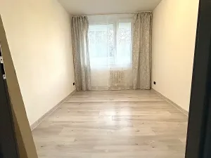 Pronájem bytu 2+kk, Praha - Prosek, Vysočanská, 43 m2