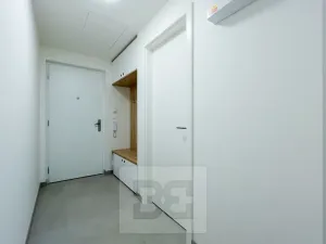 Pronájem bytu 1+kk, Praha - Strašnice, Počernická, 27 m2