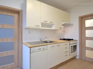 Prodej bytu 3+1, Praha - Modřany, Angelovova, 76 m2