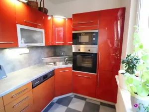 Prodej bytu 3+1, Karlovy Vary, Krymská, 68 m2