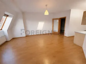 Pronájem bytu 2+kk, Praha, Komořanská, 61 m2