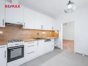 Pronájem bytu 1+1, Jindřichův Hradec, sídliště Vajgar, 37 m2