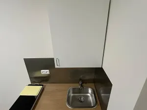 Pronájem kanceláře, Praha - Holešovice, Haškova, 16 m2