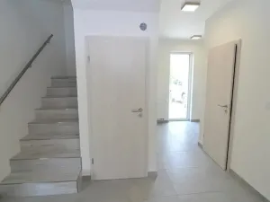 Pronájem rodinného domu, Vestec, Erbenova, 140 m2