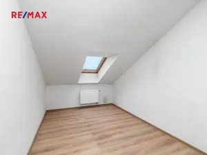 Pronájem bytu 2+kk, Plzeň, Skvrňanská, 37 m2