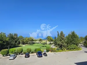 Prodej bytu 1+kk, Agios Amvrosios Keryneias, Kypr, 38 m2