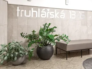 Pronájem kanceláře, Praha - Nové Město, Truhlářská, 563 m2