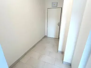 Pronájem bytu 1+kk, Praha - Vysočany, Poděbradská, 33 m2