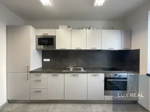 Pronájem kanceláře, Brno, Úlehlova, 110 m2