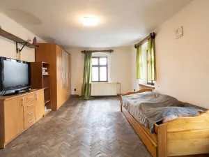 Prodej vícegeneračního domu, Bžany, 240 m2