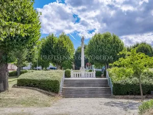 Prodej kanceláře, Křižanov, Benešovo náměstí, 530 m2