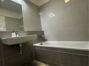 Pronájem bytu 1+kk, Praha - Vysočany, Poděbradská, 46 m2
