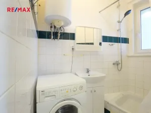 Pronájem bytu 1+1, Praha - Podolí, Výchozí, 37 m2