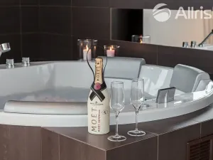 Pronájem atypického bytu, Brno, Majdalenky, 200 m2