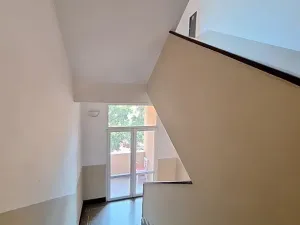 Pronájem bytu 2+kk, Praha, Bělohorská, 47 m2