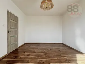 Prodej bytu 1+1, Klášterec nad Ohří, Jana Ámose Komenského, 35 m2