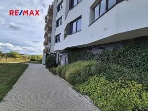 Pronájem bytu 2+kk, Praha - Dolní Měcholupy, Honzíkova, 55 m2