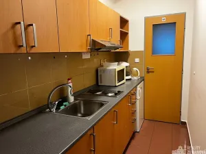 Pronájem kanceláře, Praha - Modřany, Do koutů, 41 m2