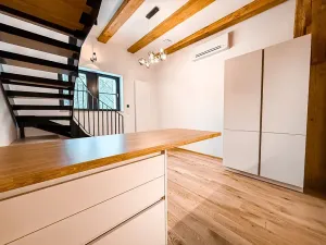 Pronájem bytu 2+kk, Praha - Nusle, Vrtbova, 43 m2