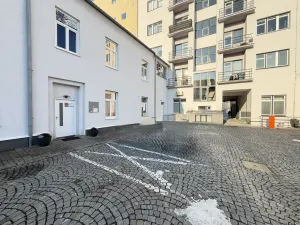 Pronájem kanceláře, Pardubice - Zelené Předměstí, třída Míru, 16 m2