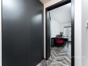 Pronájem bytu 1+kk, Praha, Kolbenova, 30 m2