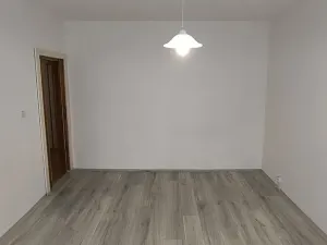 Prodej bytu 2+1, Cheb, Stavbařů, 63 m2