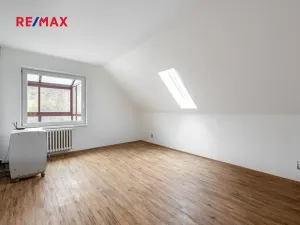 Prodej komerční nemovitosti, Měchenice, Hlavní, 330 m2