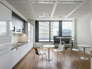 Pronájem kanceláře, Praha - Nusle, Pikrtova, 1500 m2