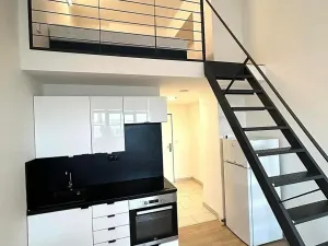 Pronájem bytu 1+kk, Praha - Vysočany, Poděbradská, 31 m2