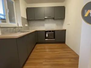 Pronájem rodinného domu, Postřižín, Duhová, 176 m2