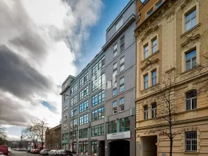 Pronájem kanceláře, Praha - Holešovice, Na Maninách, 1450 m2