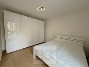 Pronájem bytu 2+kk, Praha - Vinohrady, Varšavská, 48 m2