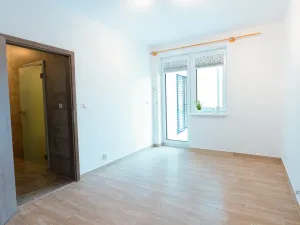 Prodej bytu 3+kk, Plesná, Náměstí Svobody, 66 m2